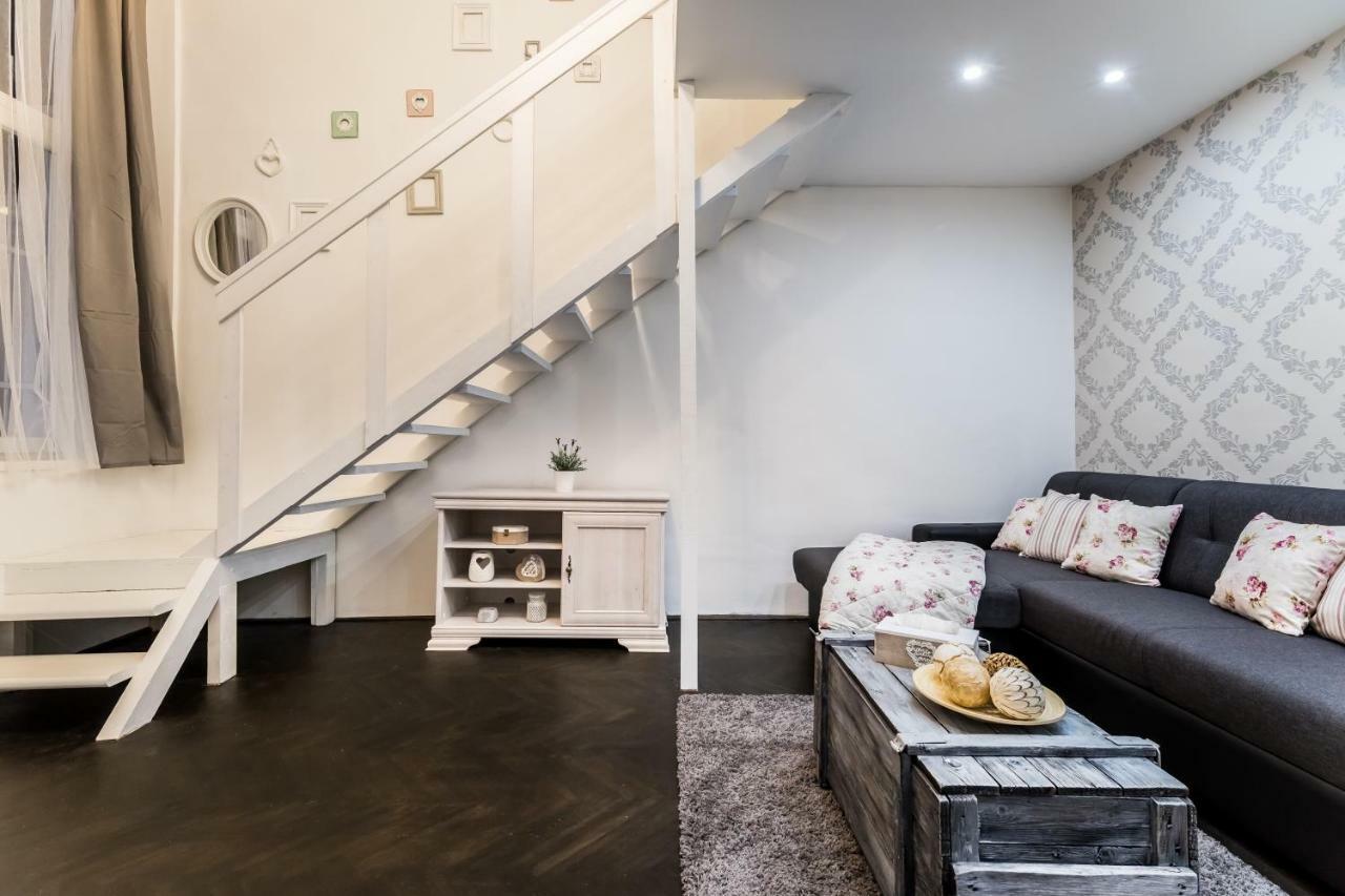 Bpr Vintage Garden Apartment With Terrace & Sauna Budapest Kültér fotó
